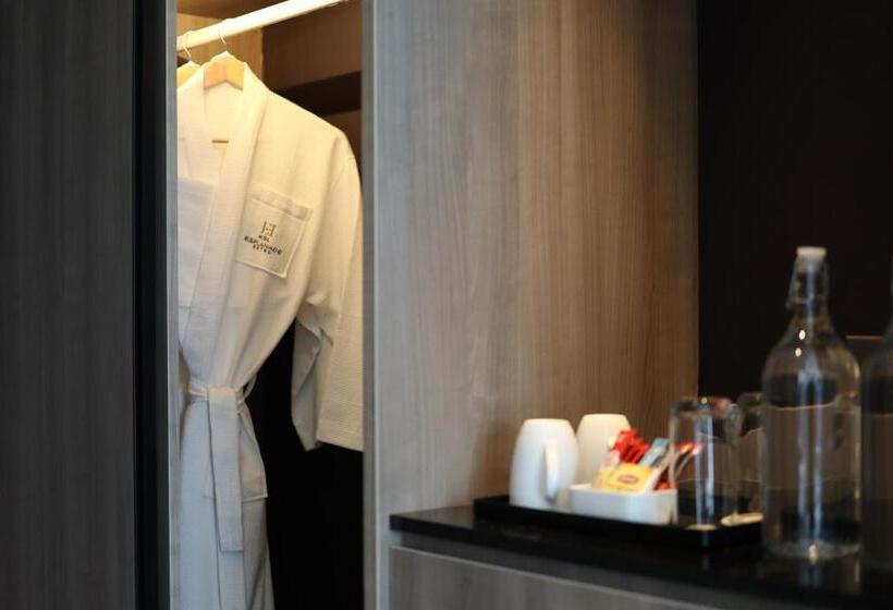 Quarto superior, Ksl Esplanade