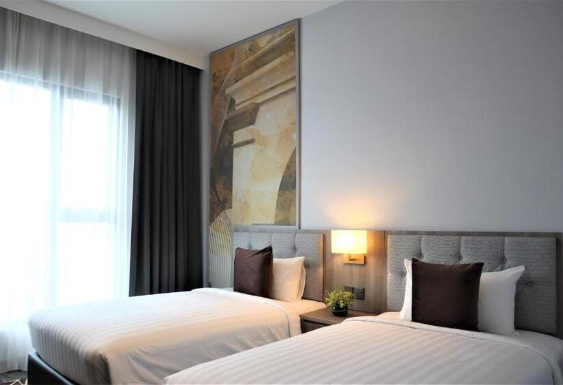 Quarto superior, Ksl Esplanade