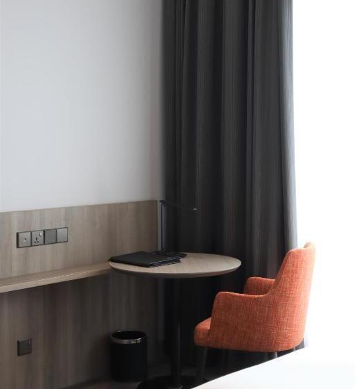 Quarto superior, Ksl Esplanade