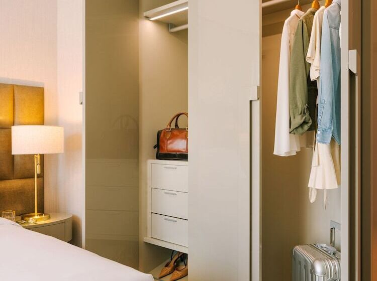 استودیوی استاندارد, Sonder Business Bay