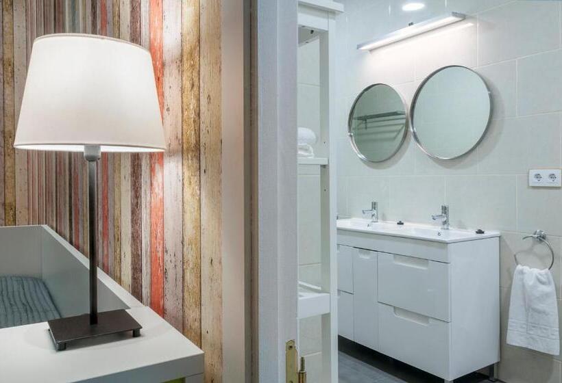 اتاق کلاسیک خانوادگی, Ant Hostel Barcelona