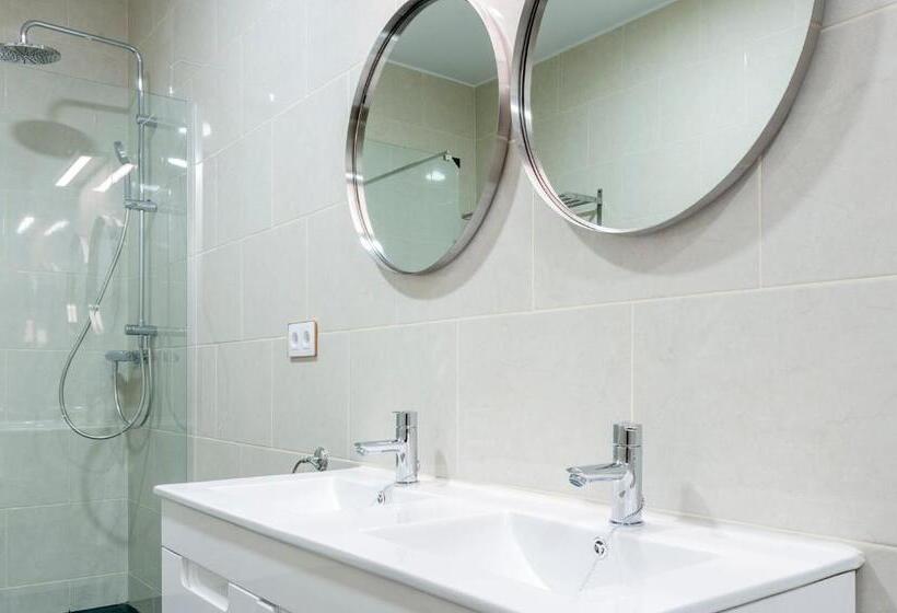 اتاق کلاسیک خانوادگی, Ant Hostel Barcelona