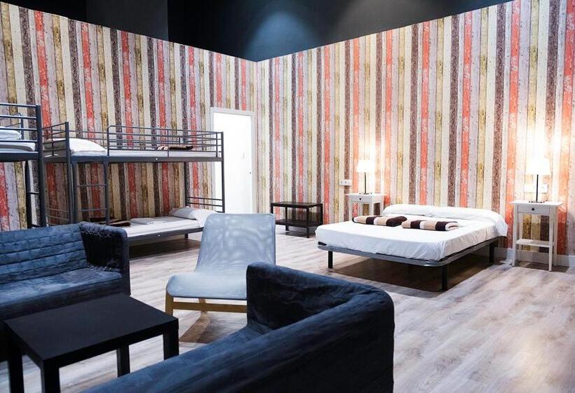 اتاق کلاسیک خانوادگی, Ant Hostel Barcelona