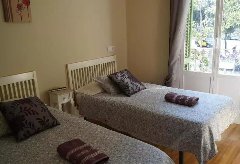 اتاق استاندارد سه نفره, Good Home Paseo De Gracia