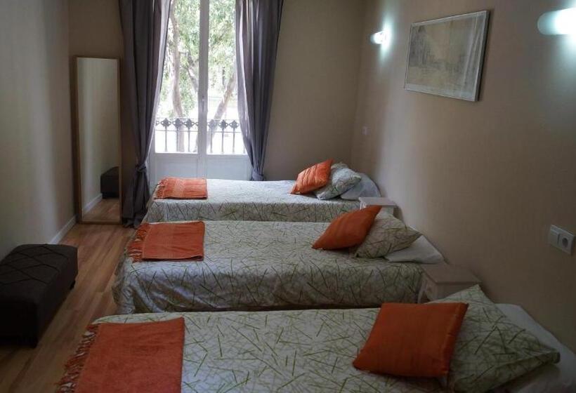 Номер Стандарт с Террасой, Good Home Paseo De Gracia