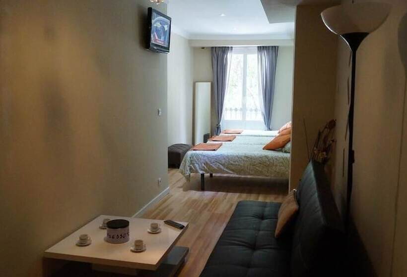 Номер Стандарт с Террасой, Good Home Paseo De Gracia