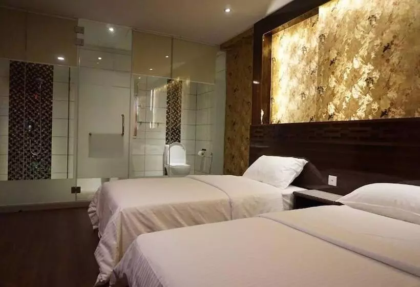 اتاق لوکس سه تخته, Apple Hotel Penang