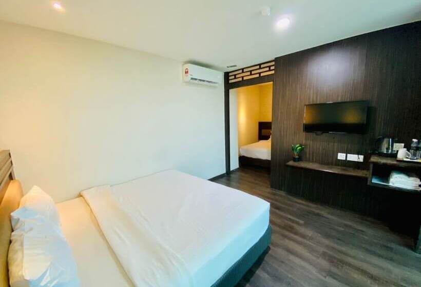 Семейный Номер, Apple Hotel Penang