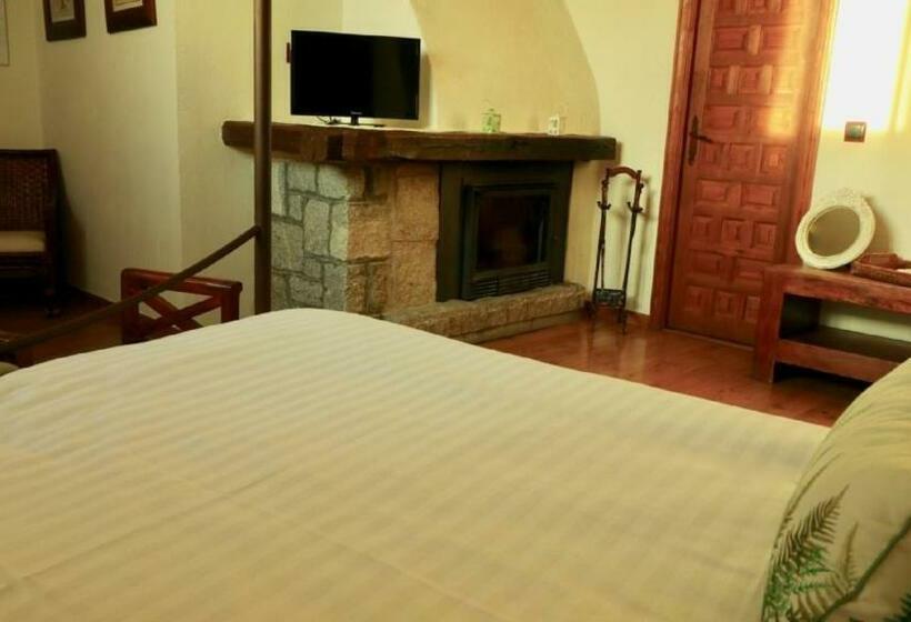 غرفة قياسية, Casona De Navalmedio