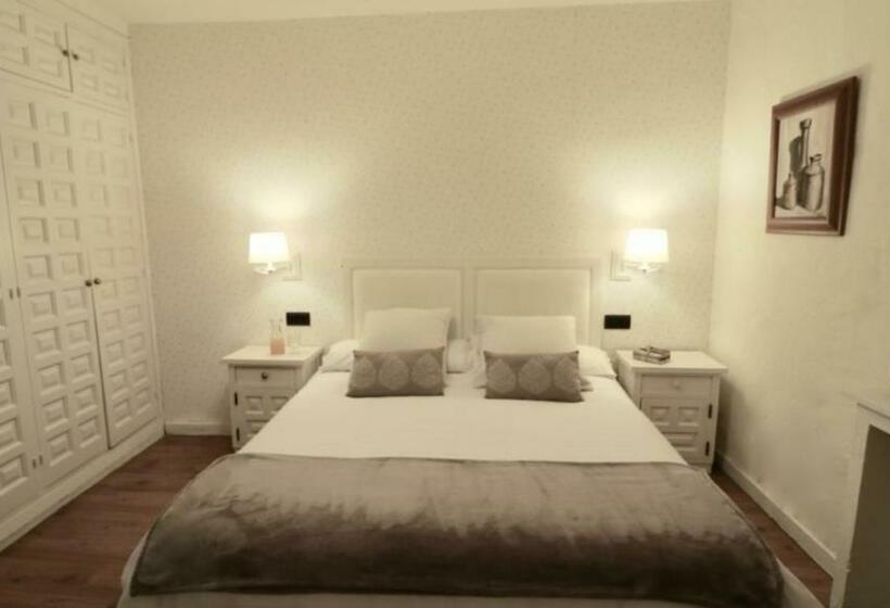 غرفة إقتصادية, Casona De Navalmedio