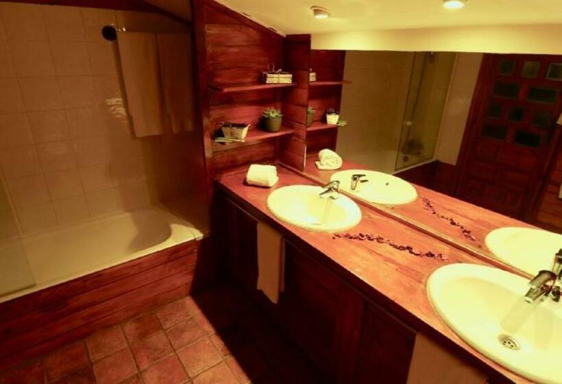 Номер Стандарт, Casona De Navalmedio