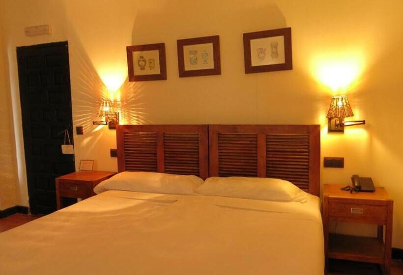 غرفة قياسية رباعية, Casona De Navalmedio