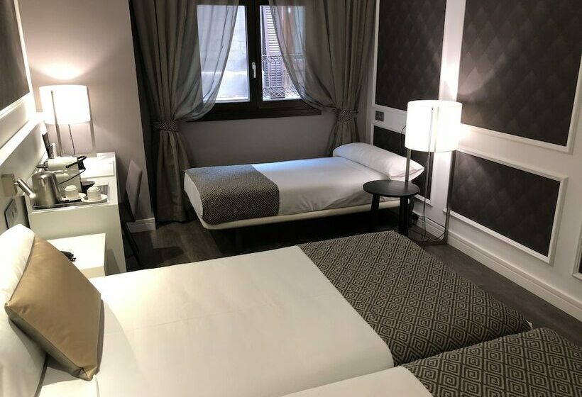 Четырехместный Номер Стандарт, Catalonia Magdalenes