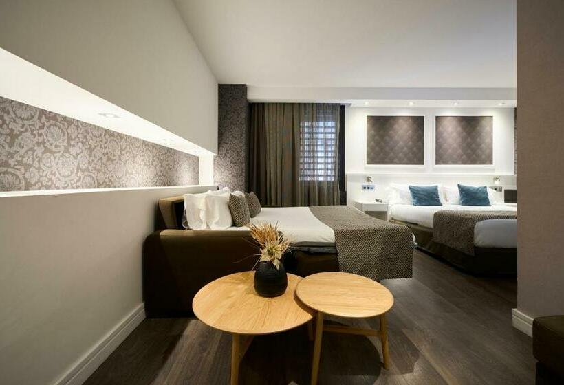 Четырехместный Номер Стандарт, Catalonia Magdalenes