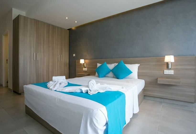 סטודיו אקזקיוטיב, Flora Maria