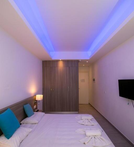 סטודיו אקזקיוטיב, Flora Maria