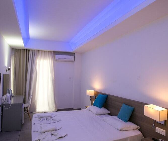 סטודיו אקזקיוטיב, Flora Maria