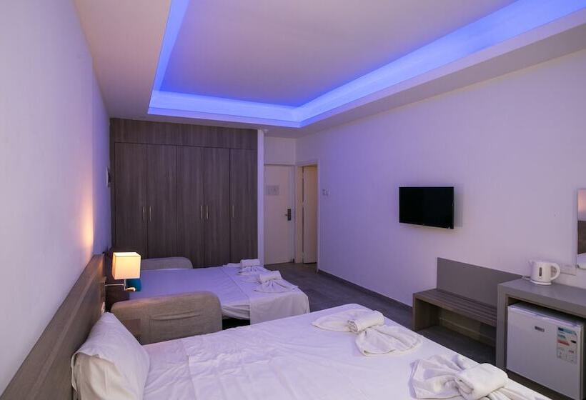 סטודיו אקזקיוטיב, Flora Maria