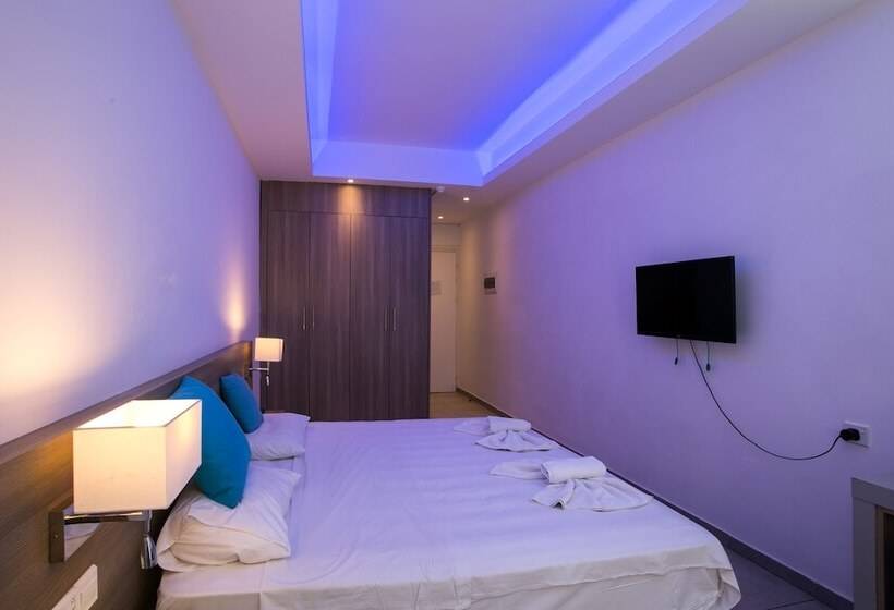 סטודיו אקזקיוטיב, Flora Maria