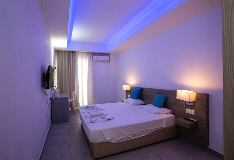 סטודיו אקזקיוטיב, Flora Maria