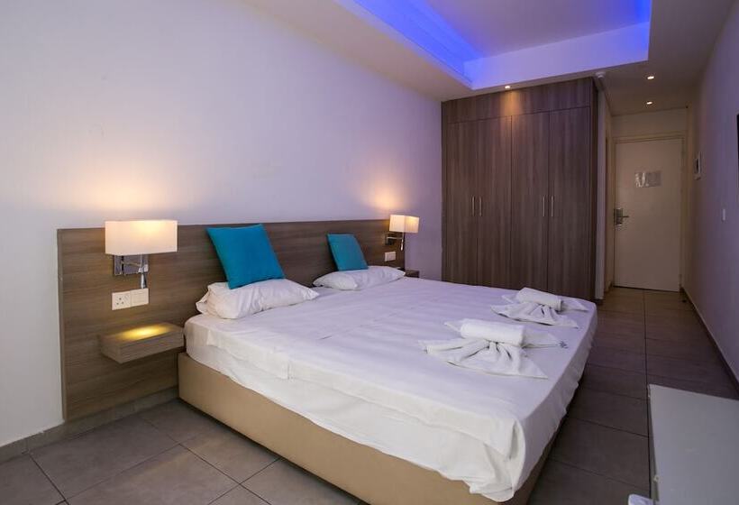 סטודיו אקזקיוטיב, Flora Maria