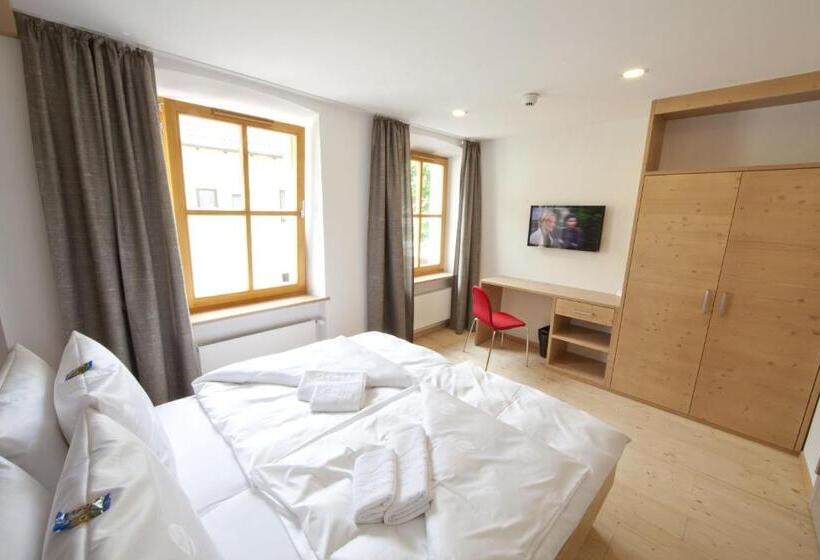 4인용 수피리어 룸, Beim Butz