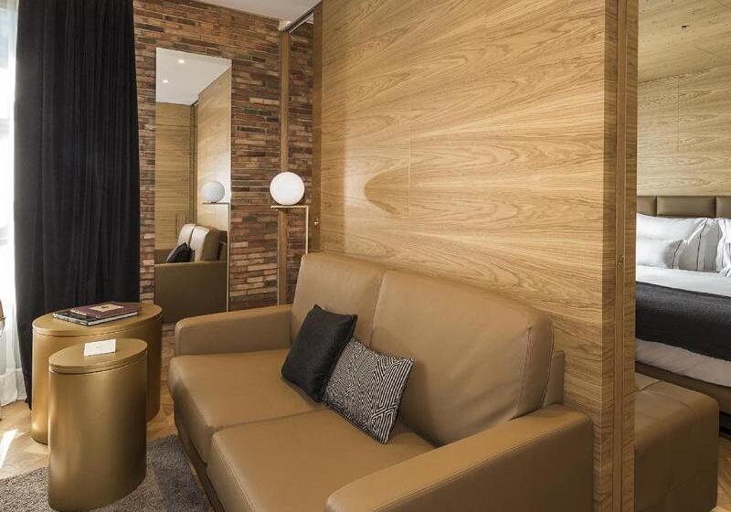 Люкс Superior, Monument