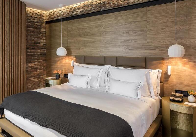 Люкс Superior, Monument