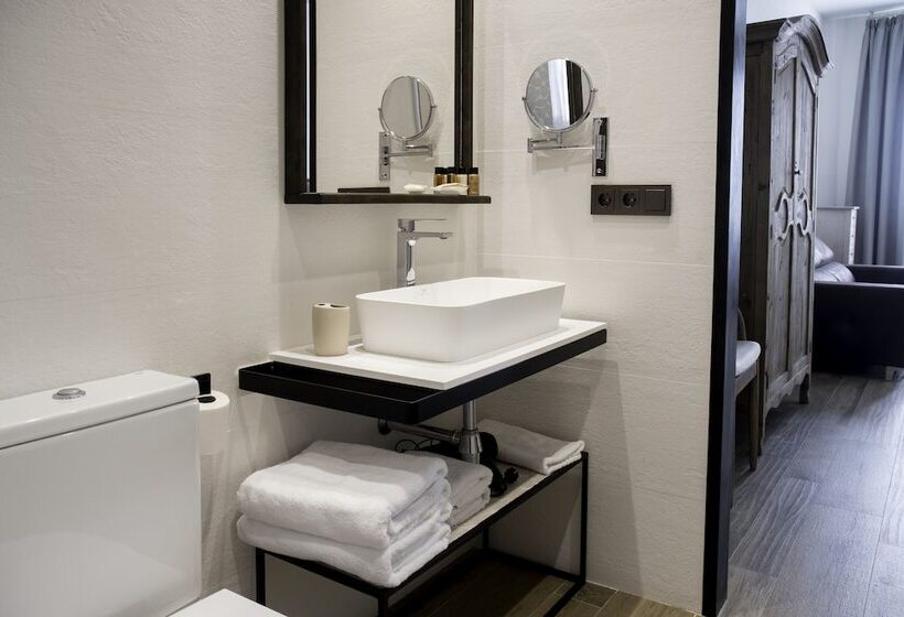 سوییت جونیور, Sa Voga Hotel & Spa