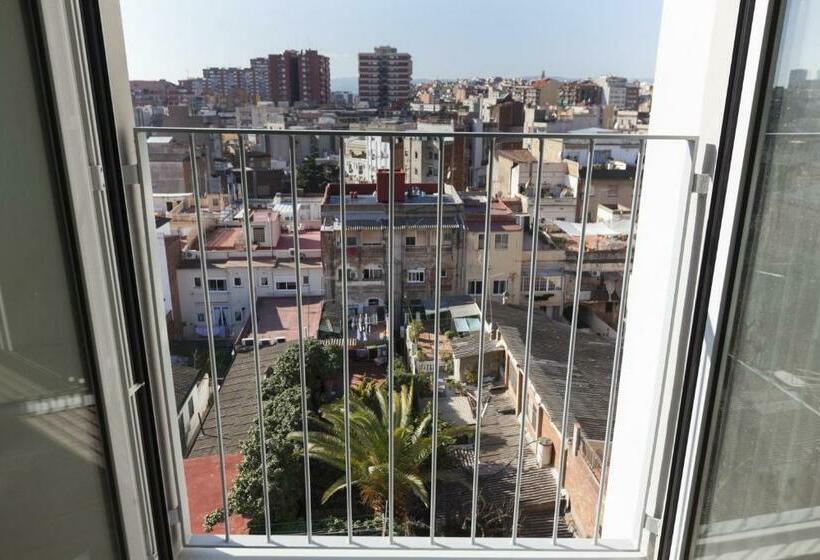 Четырехместный Номер Deluxe, Smartroom Barcelona