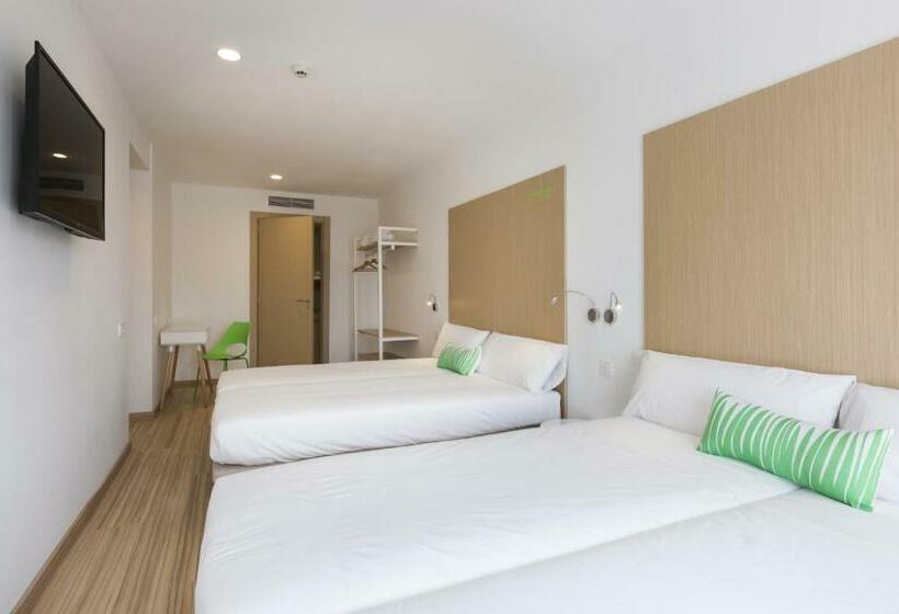 Четырехместный Номер Deluxe, Smartroom Barcelona