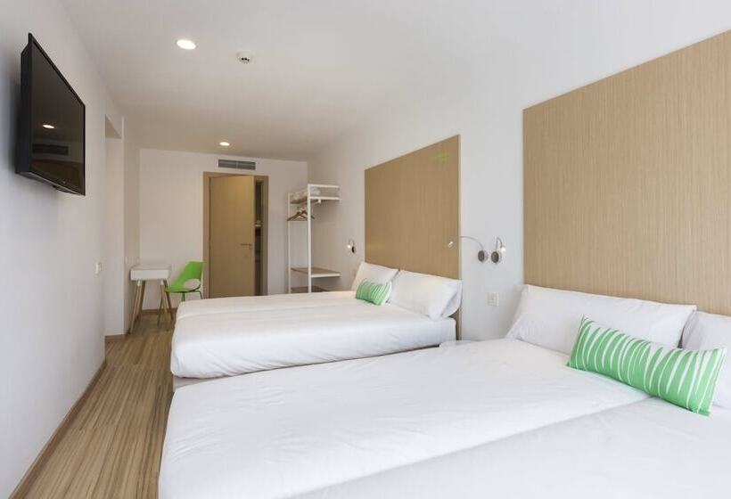 Четырехместный Номер Deluxe, Smartroom Barcelona