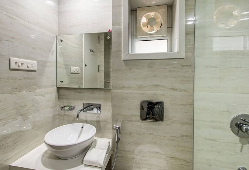 غرفة ديلوكس, Treebo Daksh Residency