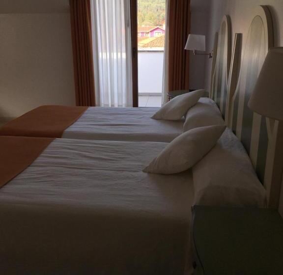 חדר בסיסי לארבעה, Valle De Cabezon