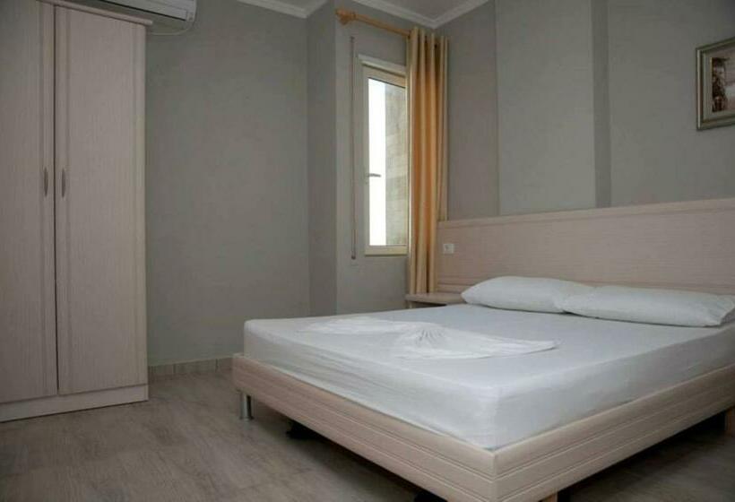 스탠다드 트리플 발코니 룸, Vila Lule