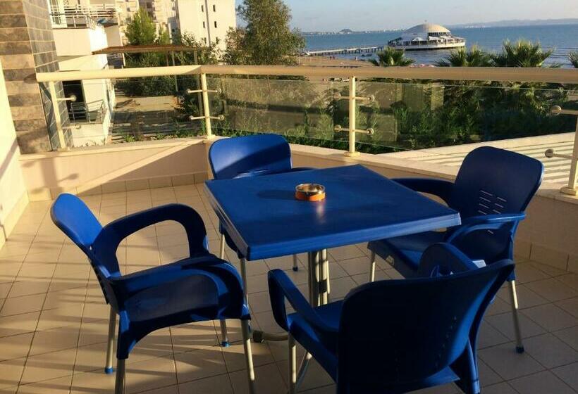 스탠다드 트리플 발코니 룸, Vila Lule