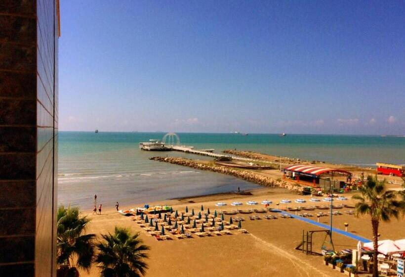 컴포트 싱글 룸, Vila Lule