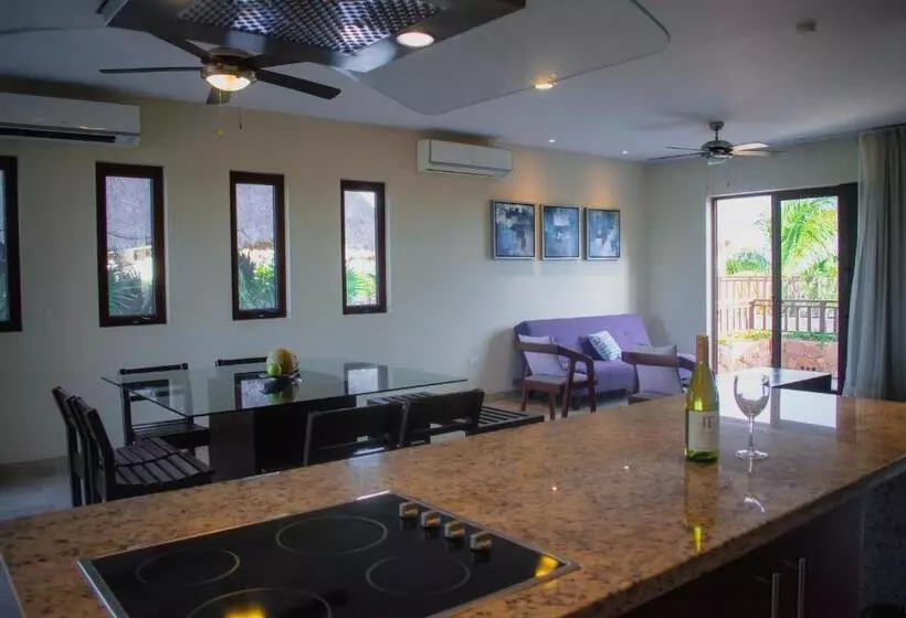 スーペリアー１ベッドルームビラ, Villas Grand Marina Kinuh