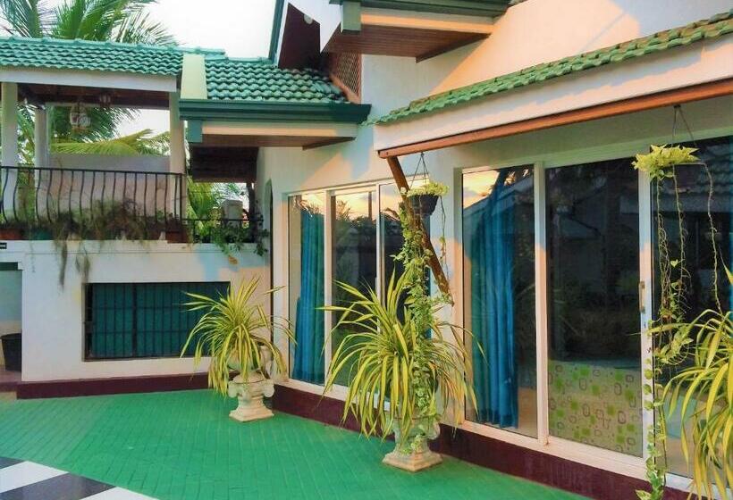 דירת חדר נוף לגינה, Romeo And Juliet Guest House