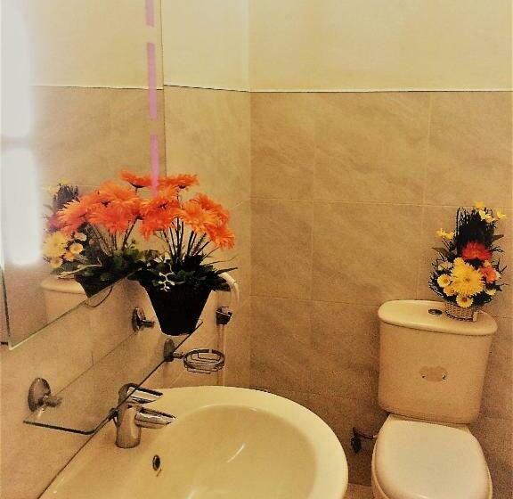 דירת חדר נוף לגינה, Romeo And Juliet Guest House