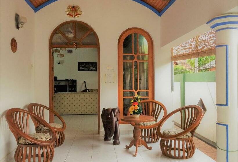 חדר אקונומי, Romeo And Juliet Guest House