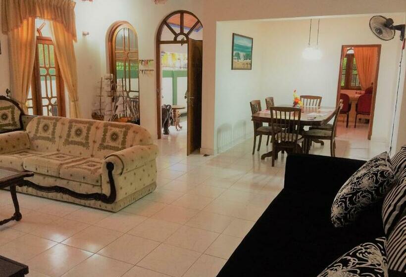 エコノミールーム, Romeo And Juliet Guest House