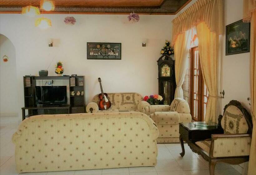 חדר אקונומי, Romeo And Juliet Guest House