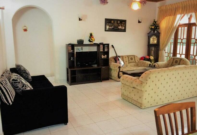 חדר אקונומי, Romeo And Juliet Guest House