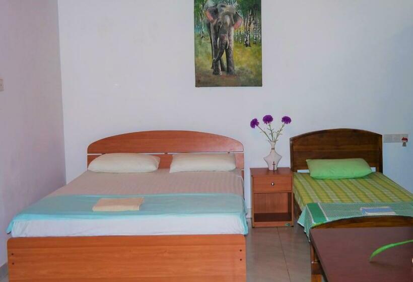 דירת חדר נוף לגינה, Romeo And Juliet Guest House