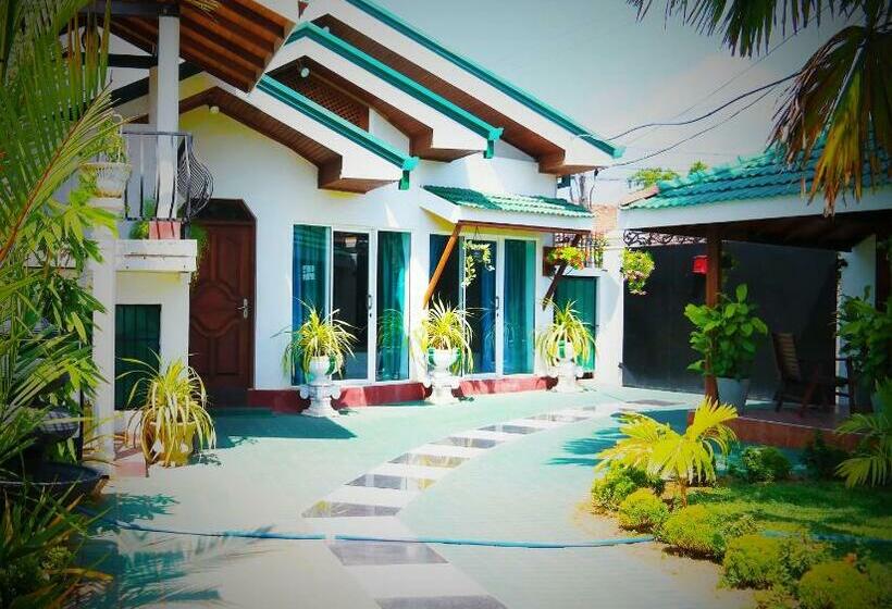 דירת חדר נוף לגינה, Romeo And Juliet Guest House