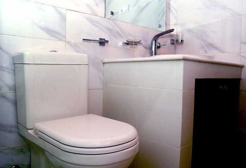 חדר דלוקס לשלושה, Silver Dew