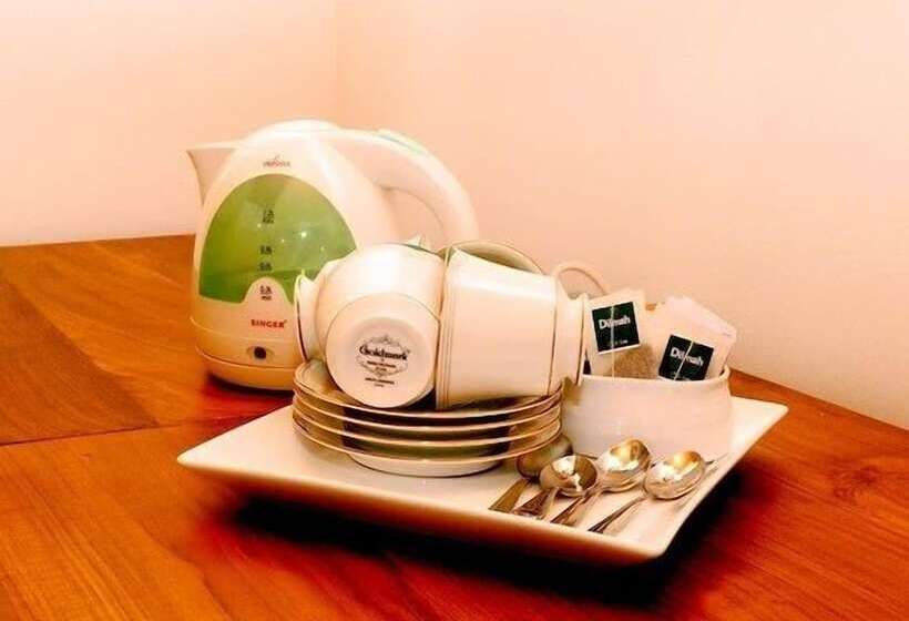 חדר דלוקס לשלושה, Silver Dew