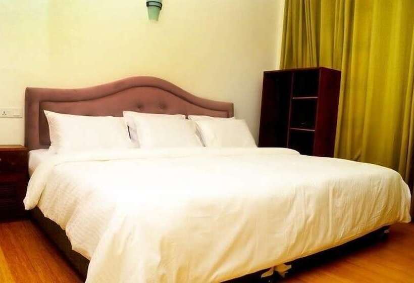 חדר דלוקס לשלושה, Silver Dew