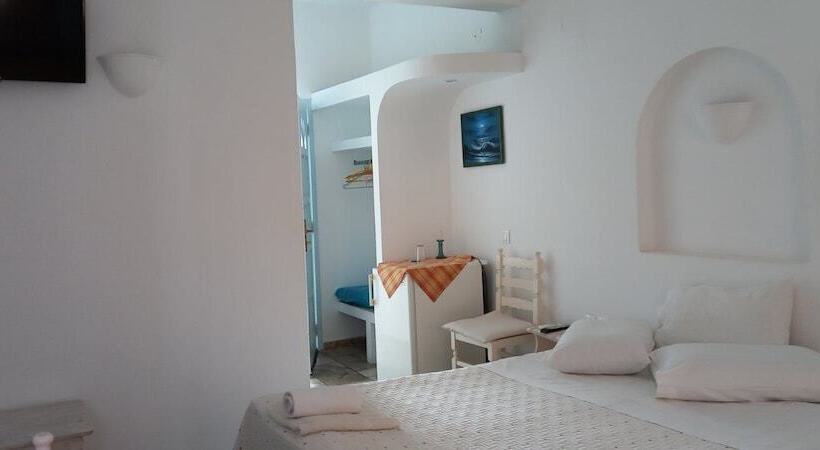 غرفة قياسية, Dimitris Studios